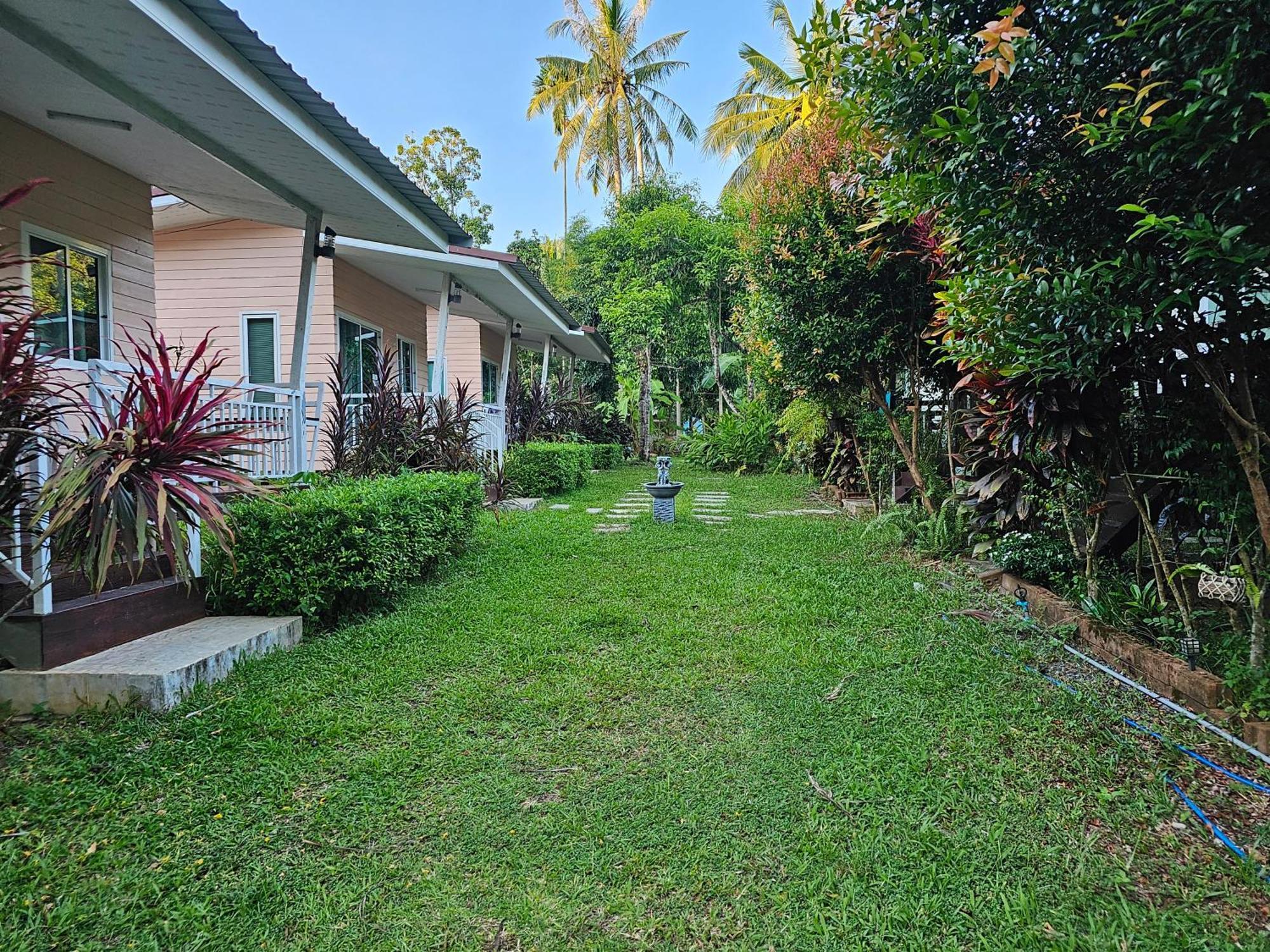 Baan Suan Khun Ta บ้านพักสวนคุณตา Koh Chang Exterior foto