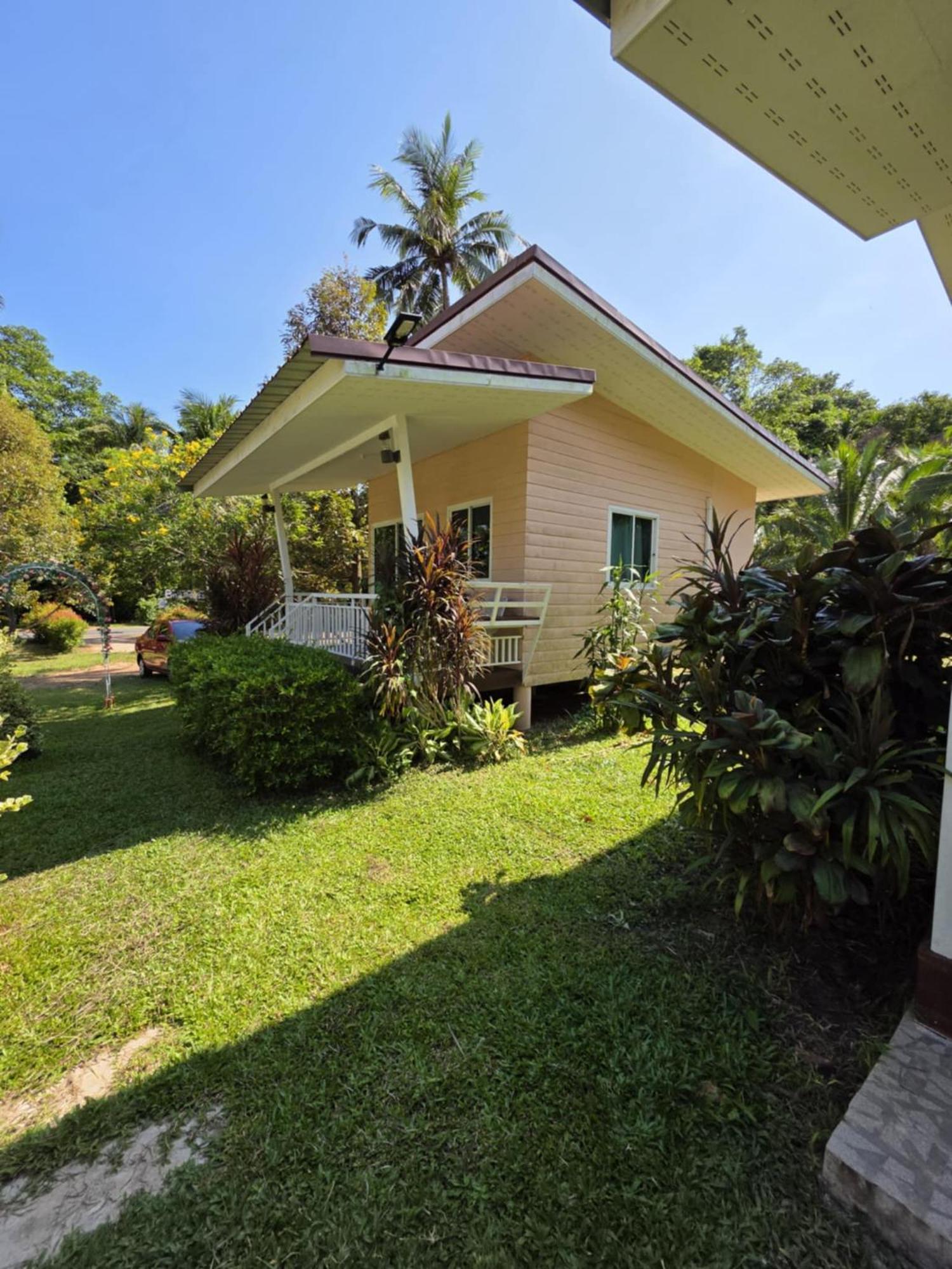 Baan Suan Khun Ta บ้านพักสวนคุณตา Koh Chang Exterior foto